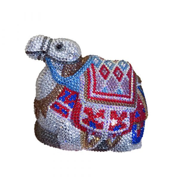 Camel-Shaped Diamond Clutch Bag Multicolored with Silver Chain